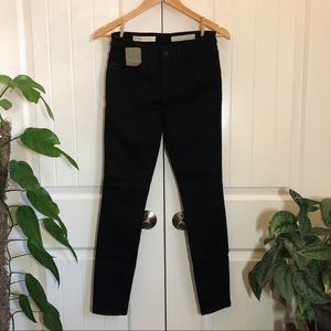 PILCRO and the LETTERPRESS serif black skinny 27